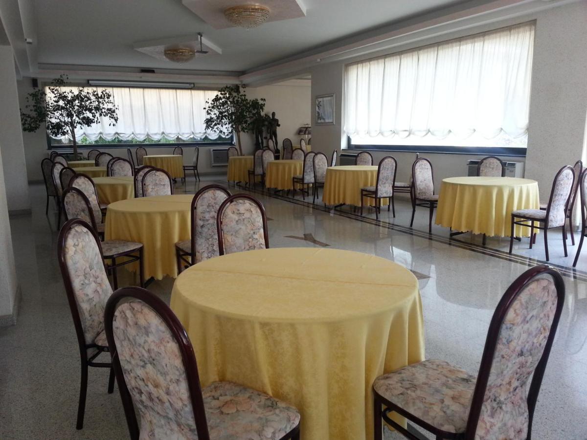 קפואה Hotel Capys מראה חיצוני תמונה